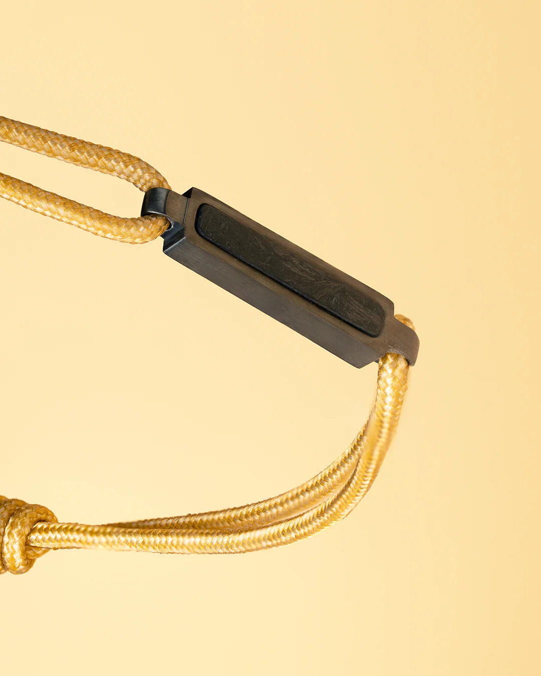 Beige nylon bracelet with a carbon fiber element - Image 2