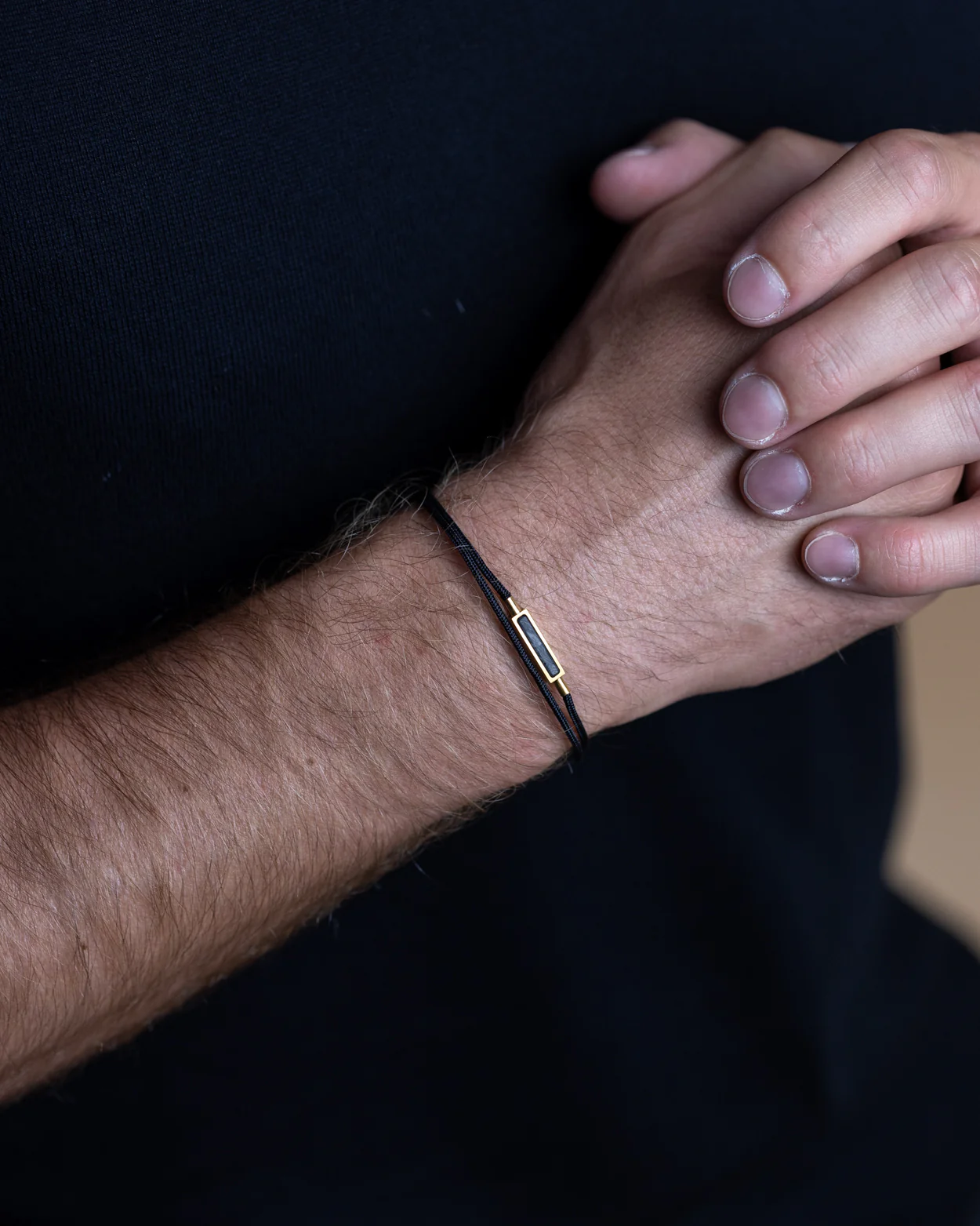 Black nylon bracelet with a gold-plated carbon element - Image 4
