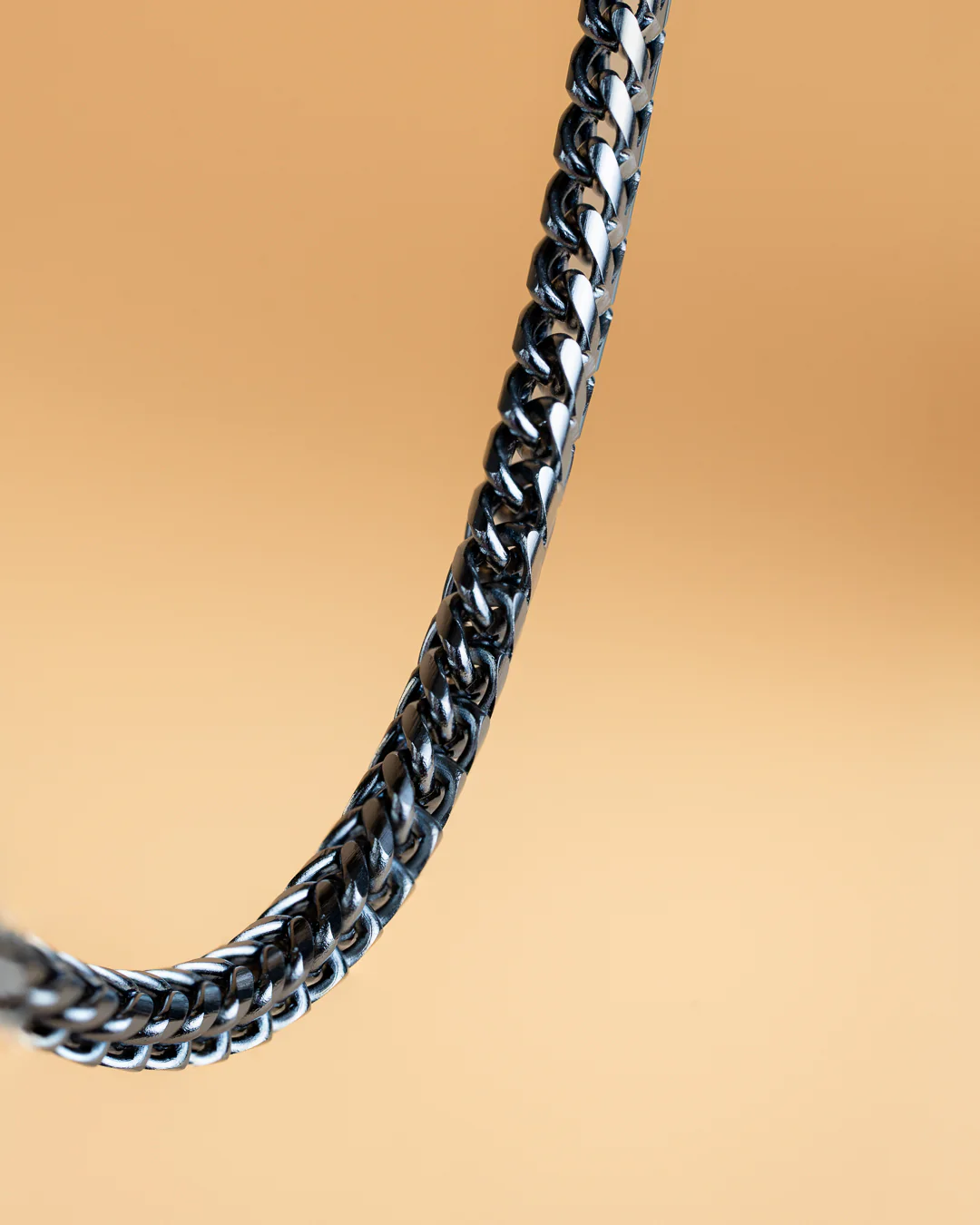 3mm foxtail necklace in stainless steel with black finish - Image 3