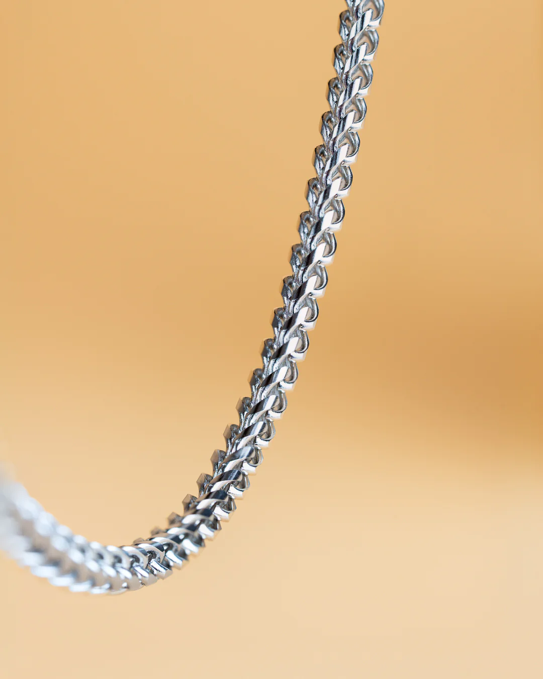 3mm stainlesss steel foxtail necklace with a silver-plated finish - Image 3