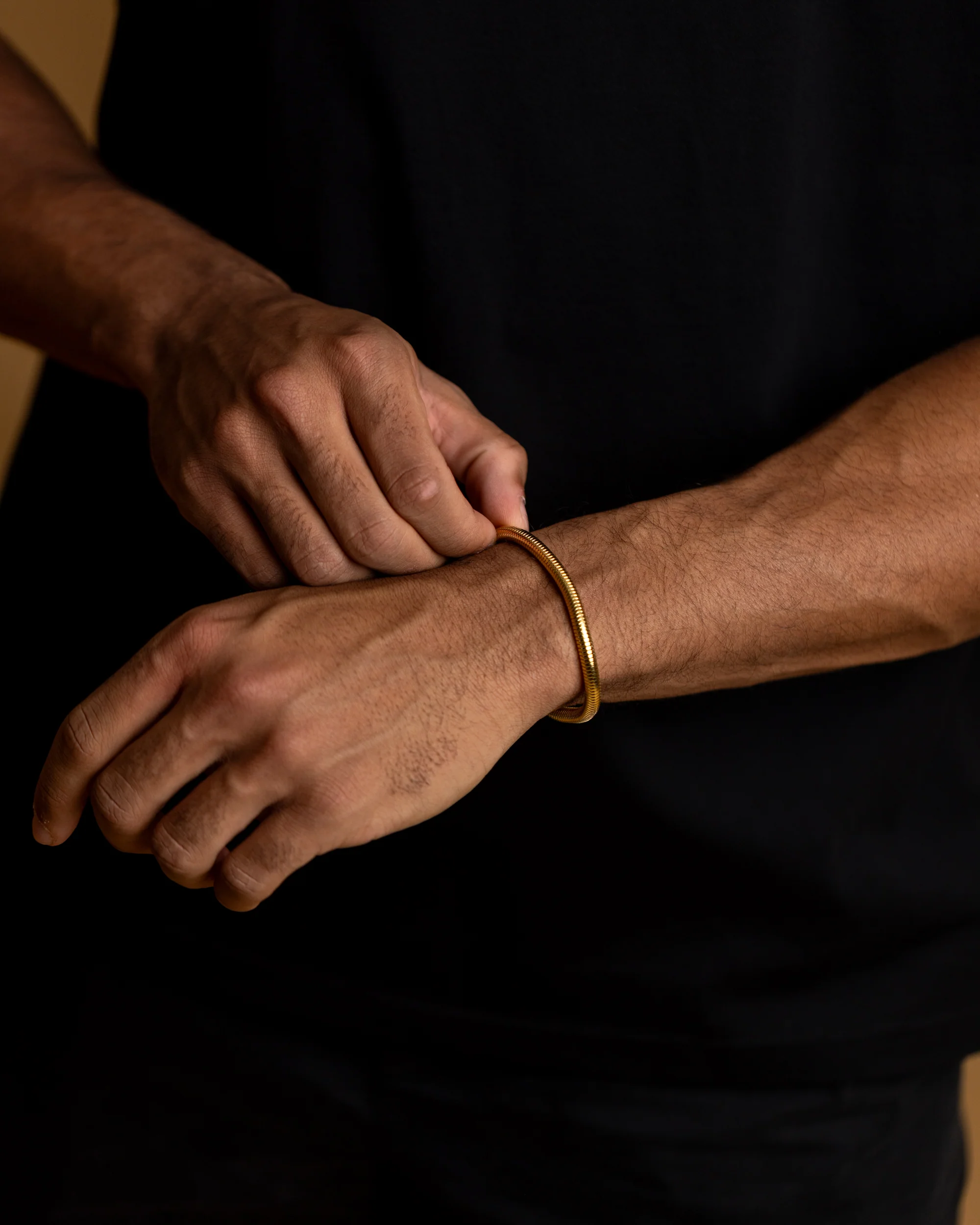 5mm Snake chain bracelet with golden finish - Image 4