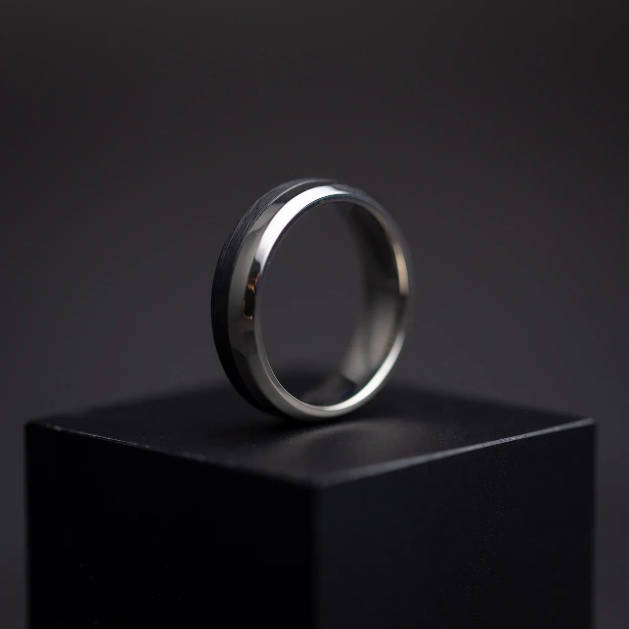 6mm Titanium and Carbon ring - Image 4