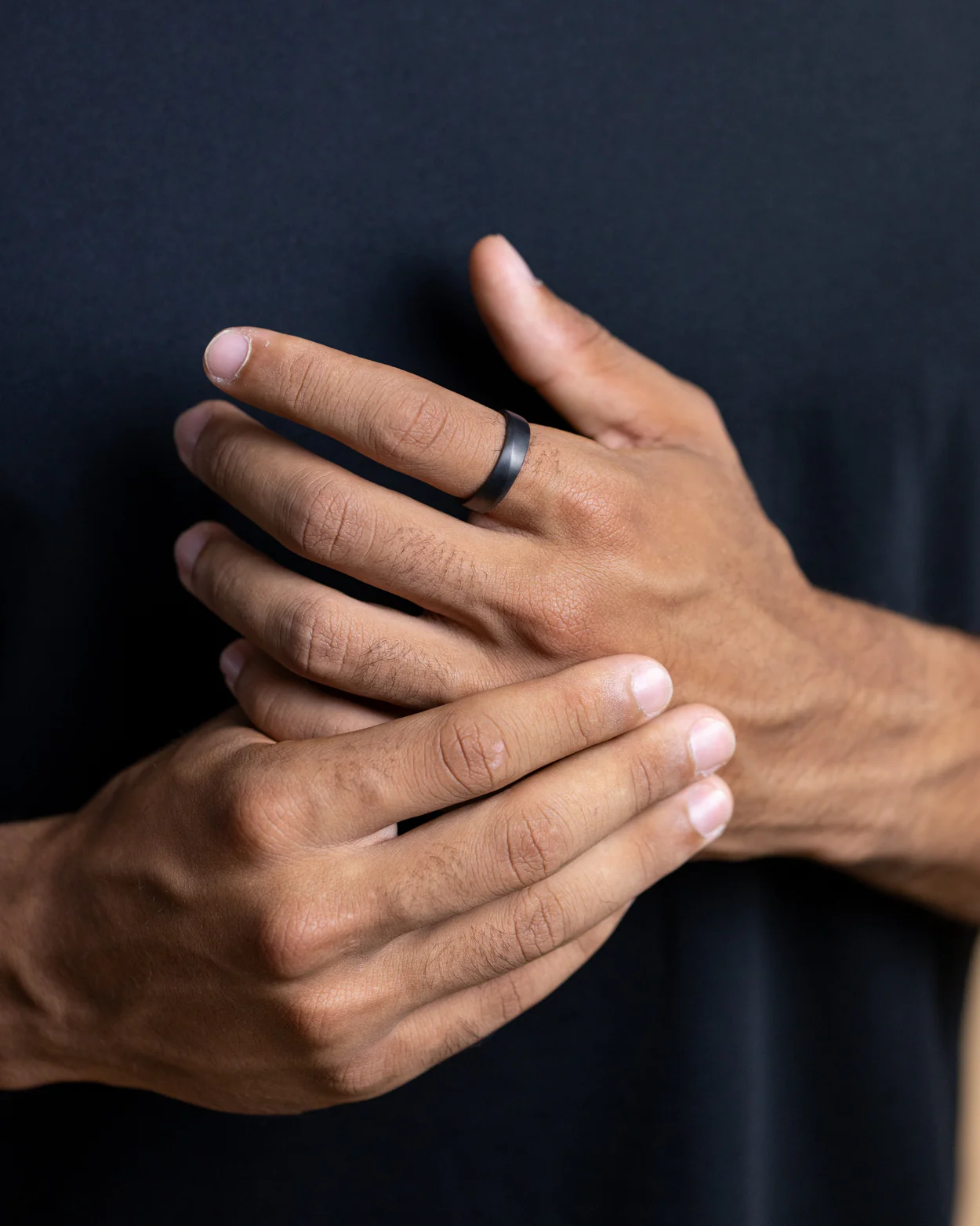6mm Twisted full Black Titanium ring - Image 3