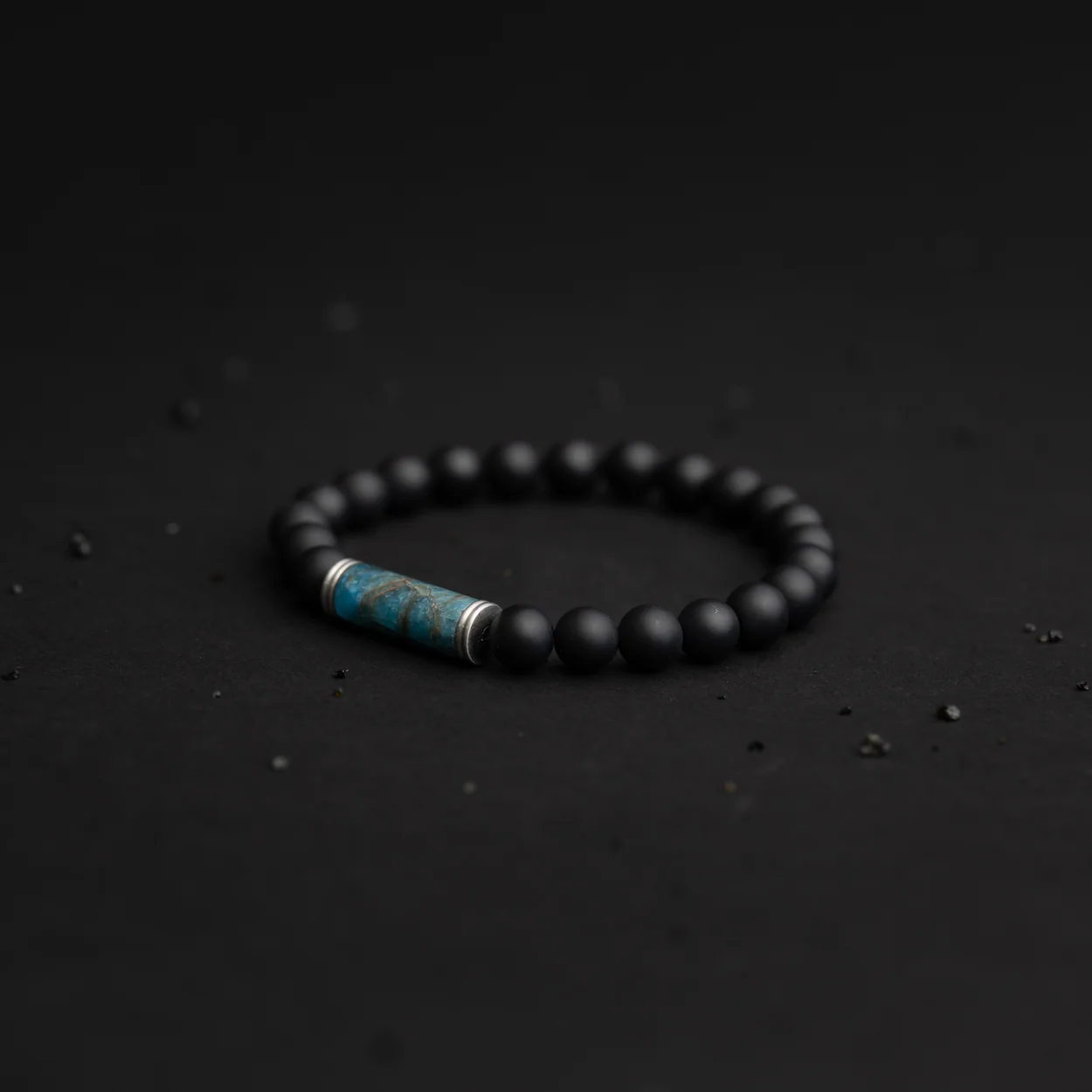 8mm beaded bracelet with a magnificent Grandidierite stone - Image 4
