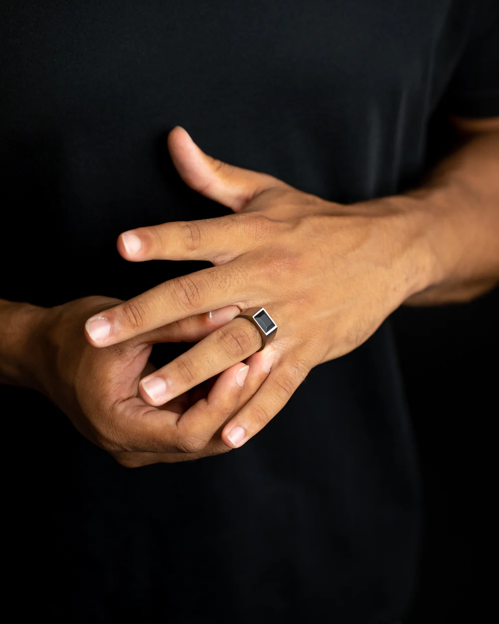 Titanium signet ring with black Agate stone - Image 4