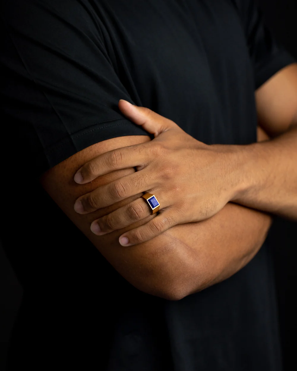 18k gold plated Titanium signet ring with Lapis Lazuli stone - Image 3