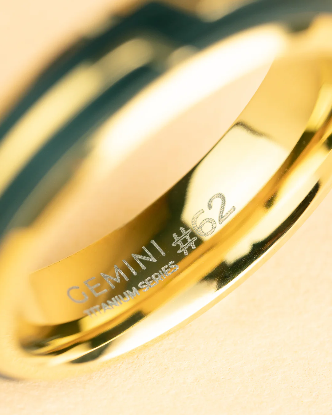 Gold-plated titanium ring with Forged Carbon finish - Image 5