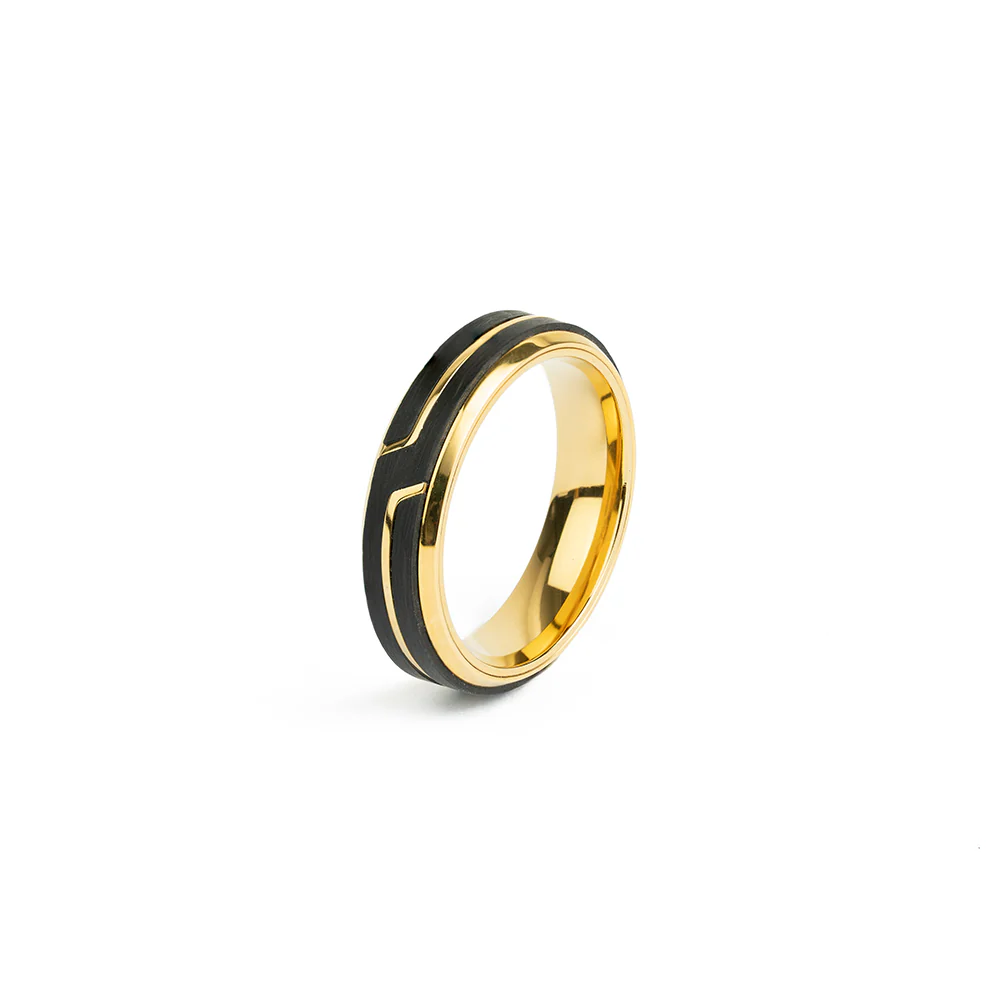 Gold-plated titanium ring with Forged Carbon finish - Image 6