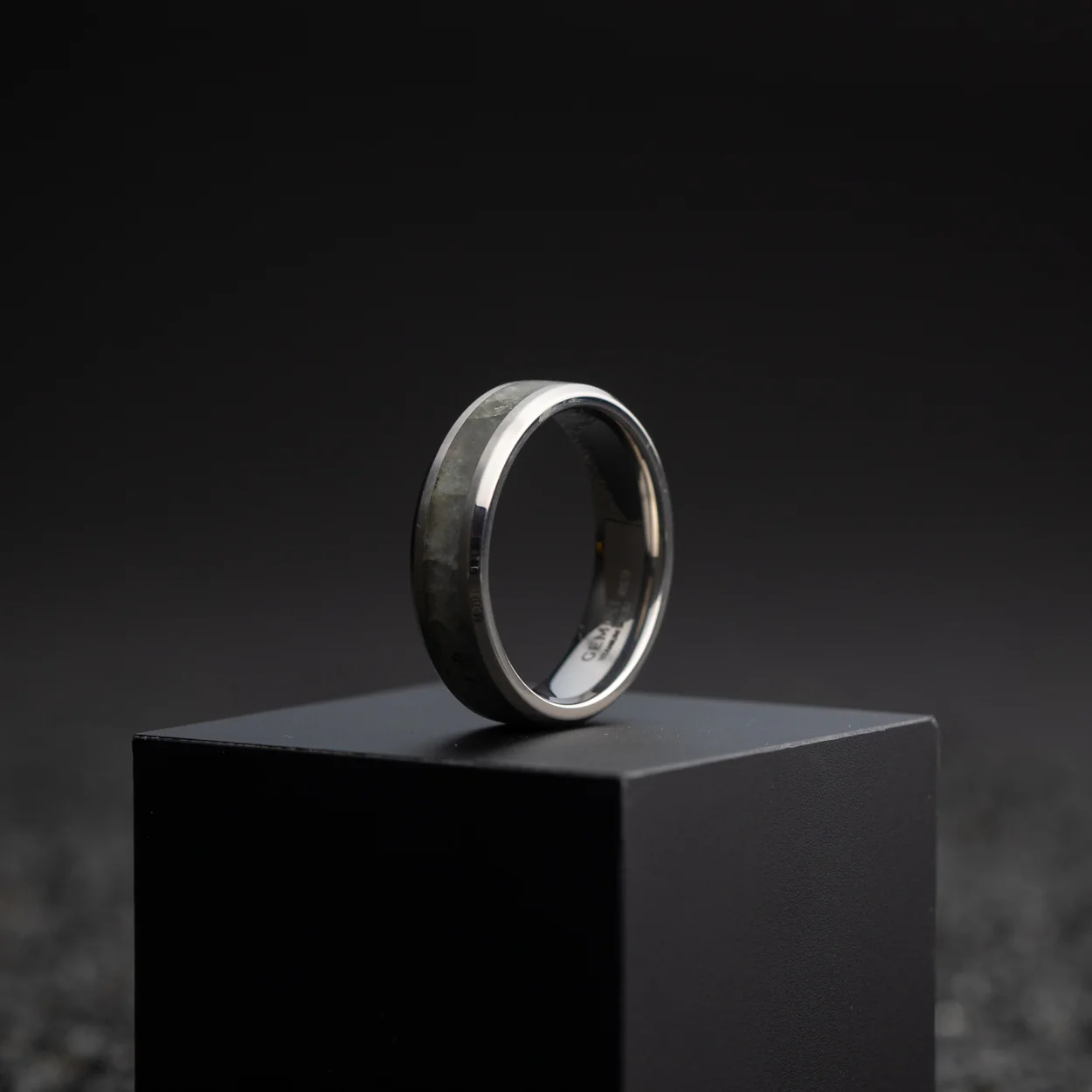 6mm Silver Titanium ring with Larvikite stone - Image 4