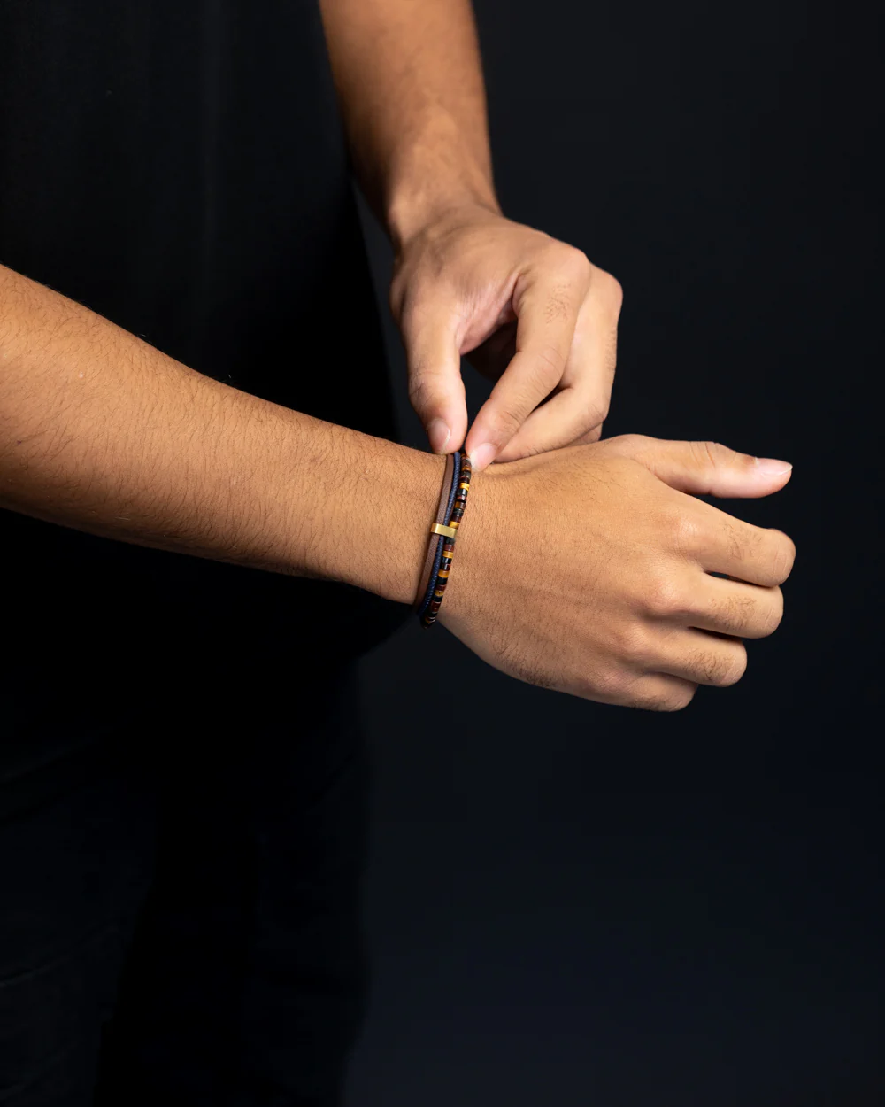 Triple bracelet with Italian leather and 2mm Tiger Eye stone in 3 colours - Image 3
